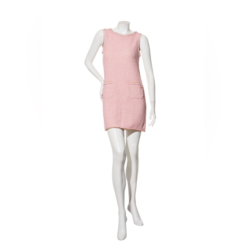 Chanel Pink Tweed Mini Dress SS17 Size 36 / US 4 Classic Sleeveless Shift